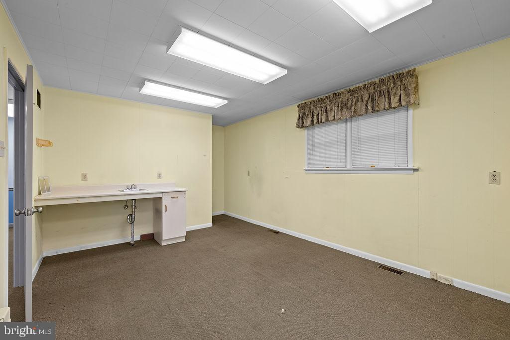 Office2_kitchenette